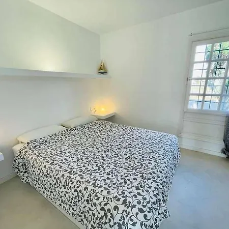 Mimosas Flat تياس